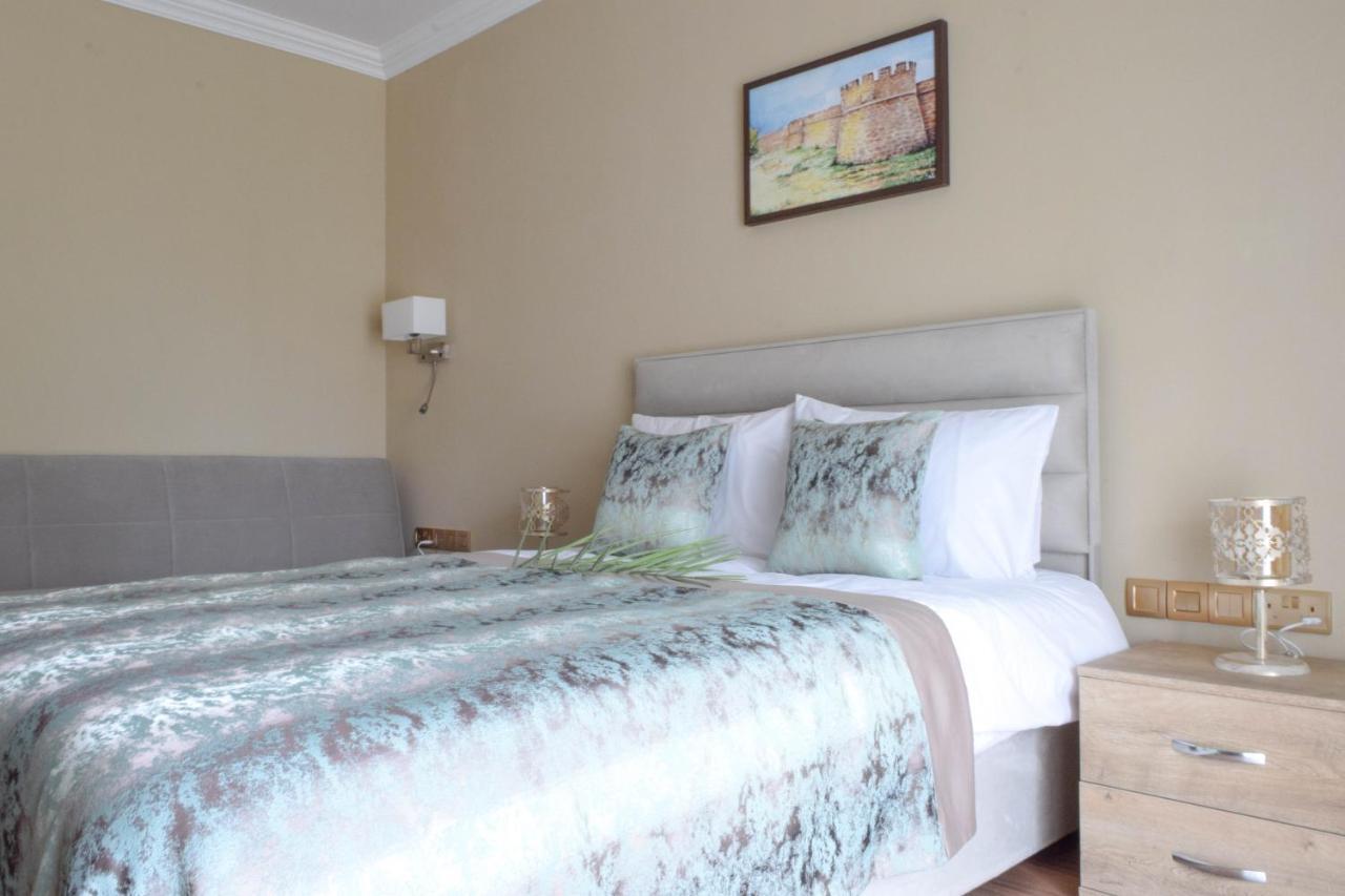 Golden Palms Guest House & Cafe Famagusta  Ngoại thất bức ảnh