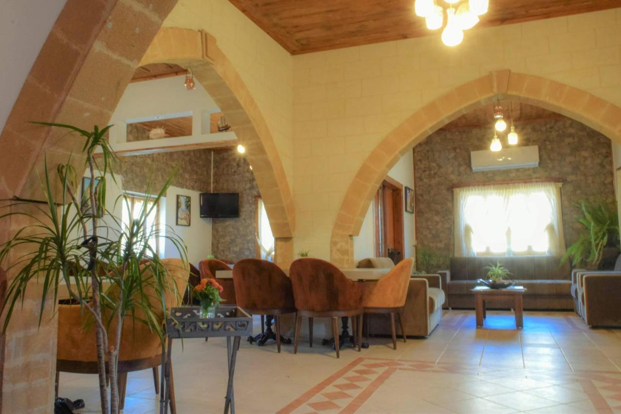 Golden Palms Guest House & Cafe Famagusta  Ngoại thất bức ảnh