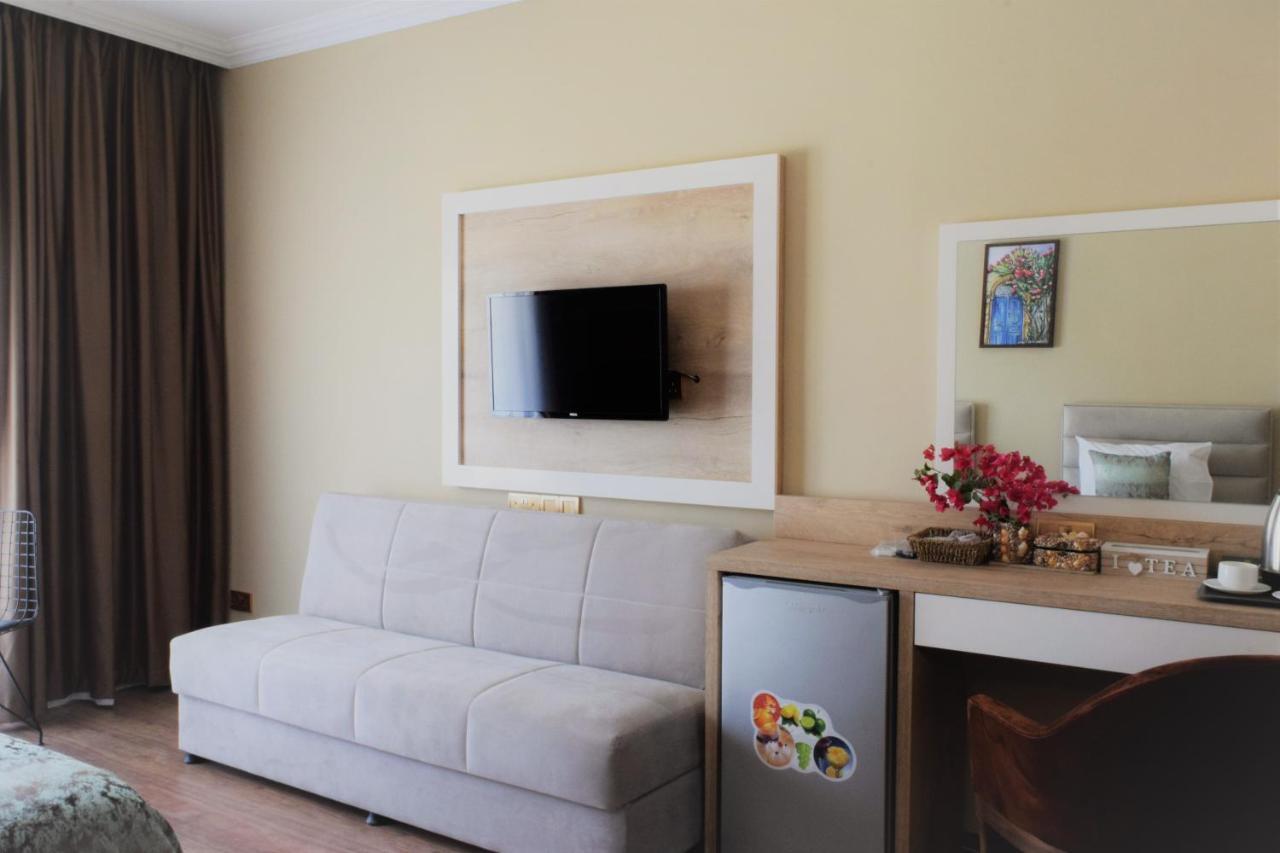 Golden Palms Guest House & Cafe Famagusta  Ngoại thất bức ảnh
